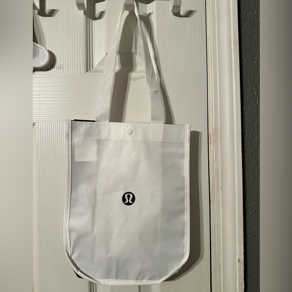Lululemon bag